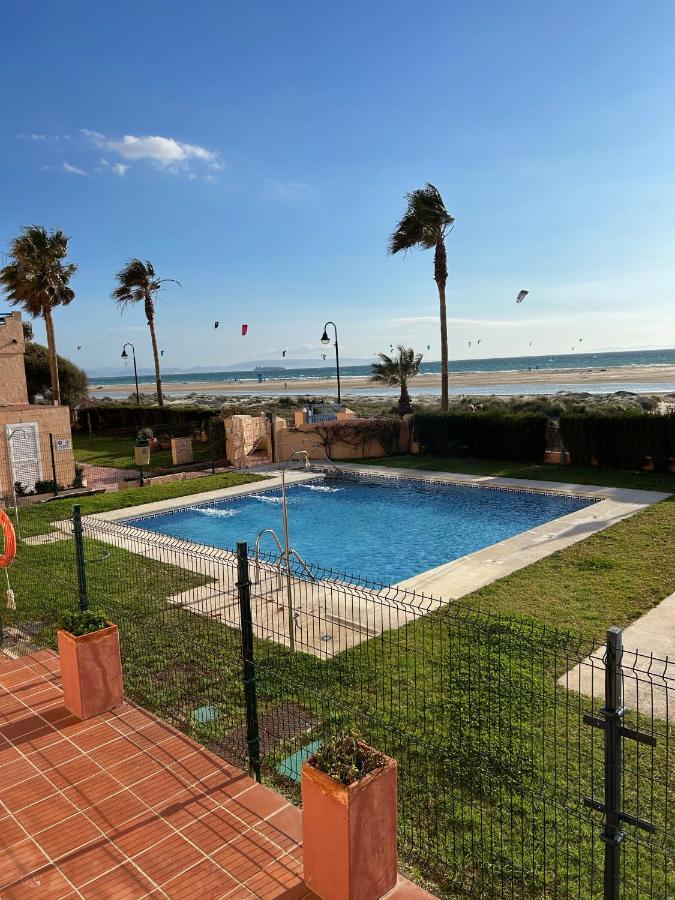 Apartamento Los Lances En Primera Linea De Playa Con Piscina Tarifa Bagian luar foto
