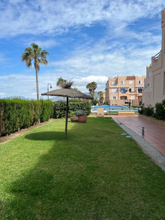 Apartamento Los Lances En Primera Linea De Playa Con Piscina Tarifa Bagian luar foto