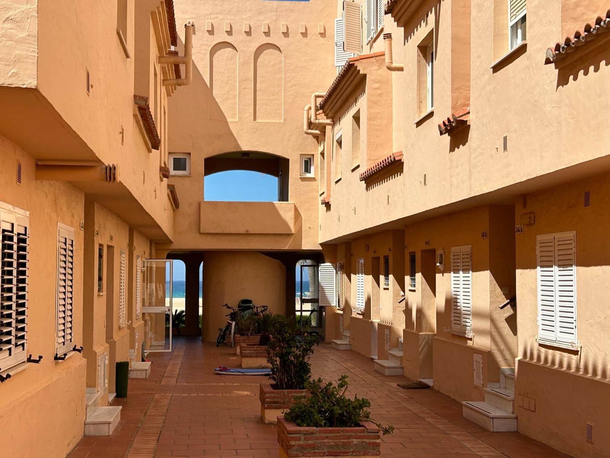 Apartamento Los Lances En Primera Linea De Playa Con Piscina Tarifa Bagian luar foto